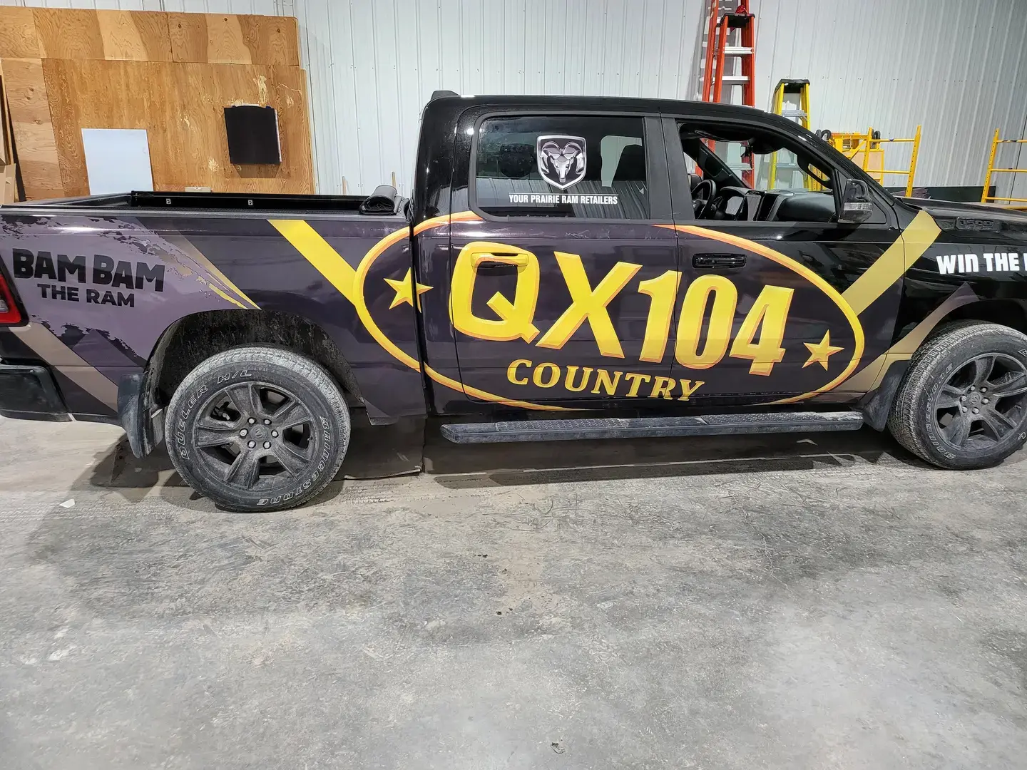 Custom graphics for vehicles and signs in Winnipeg